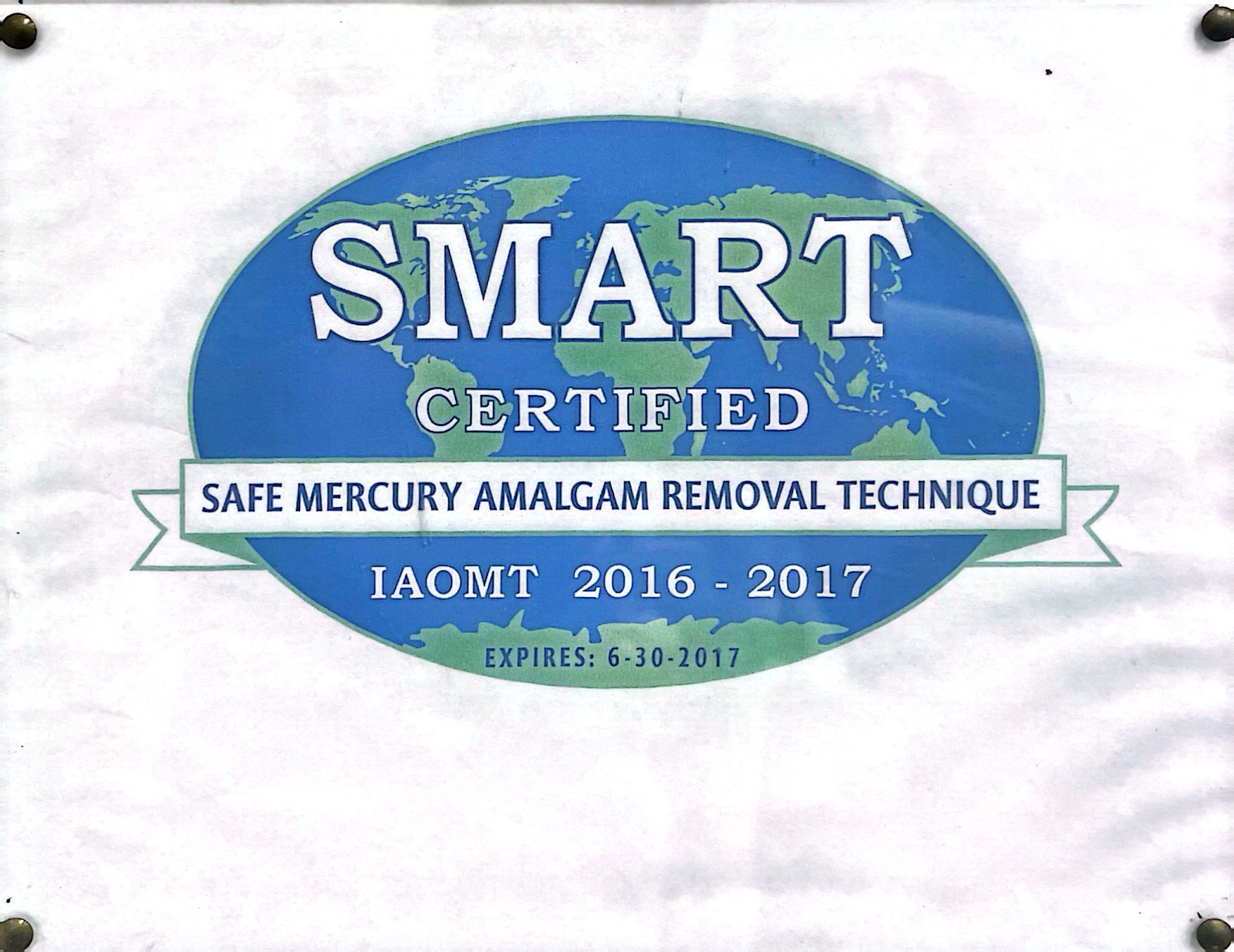 A certification banner for the SMART technique, indicating safe mercury amalgam removal, valid from 2016 to 2017.